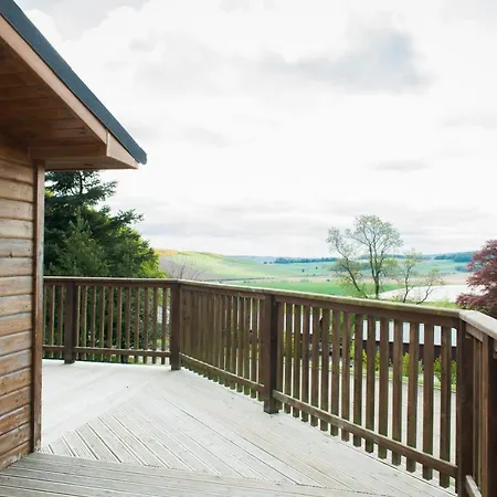 Kingfisher Lodge With Hot Tub Cupar Exterior photo