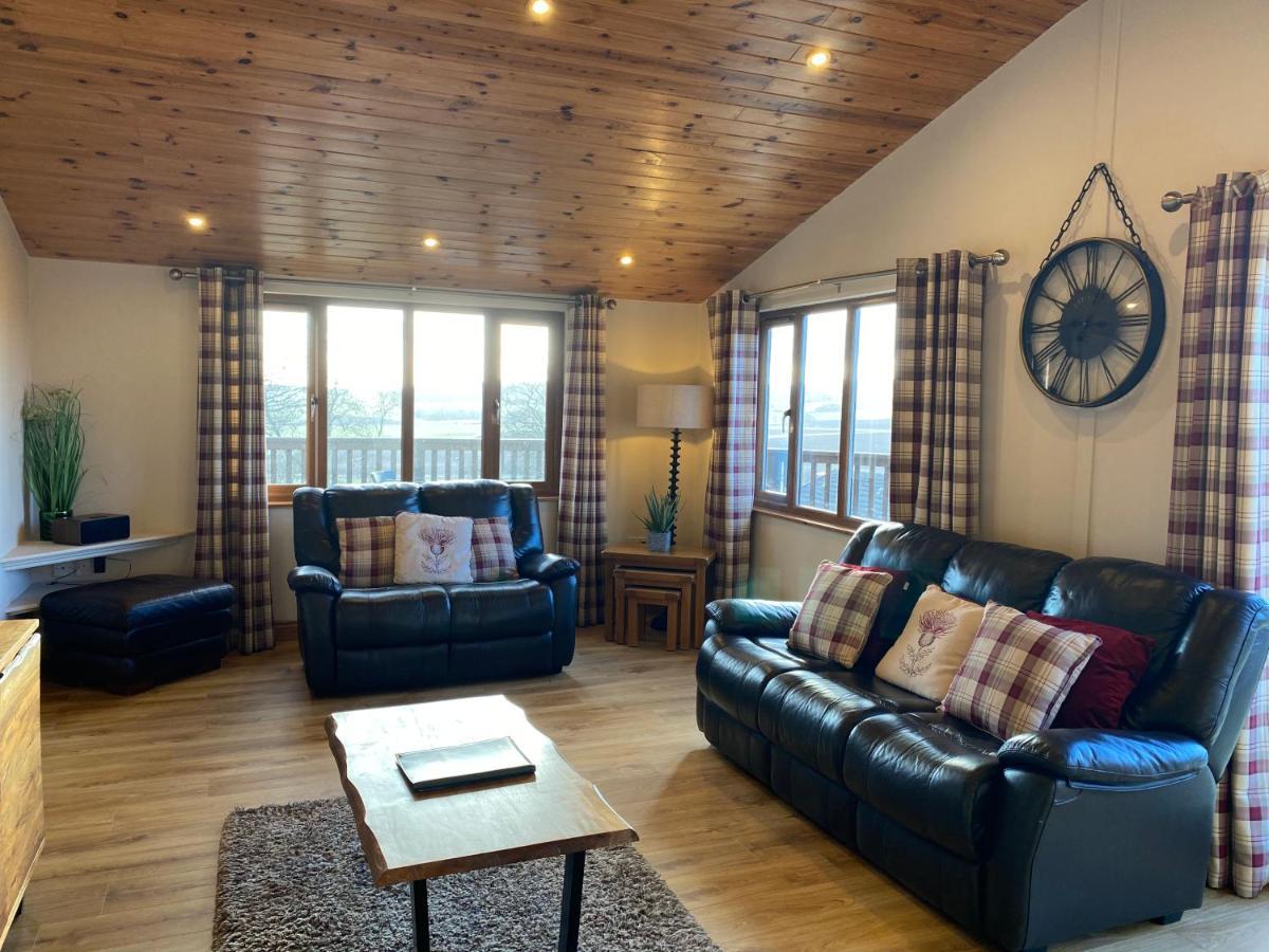 Chalet Kingfisher With Hot Tub