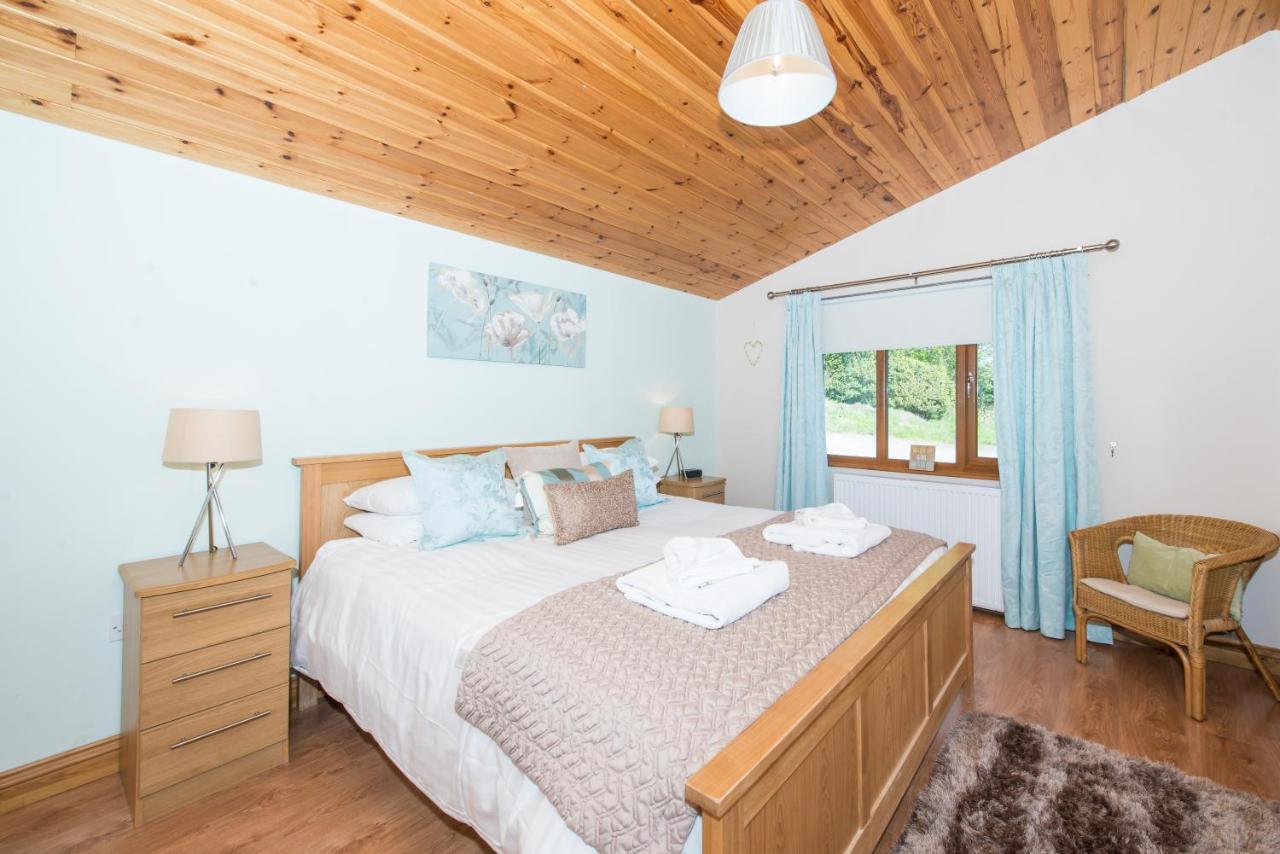 Kingfisher With Hot Tub Chalet *