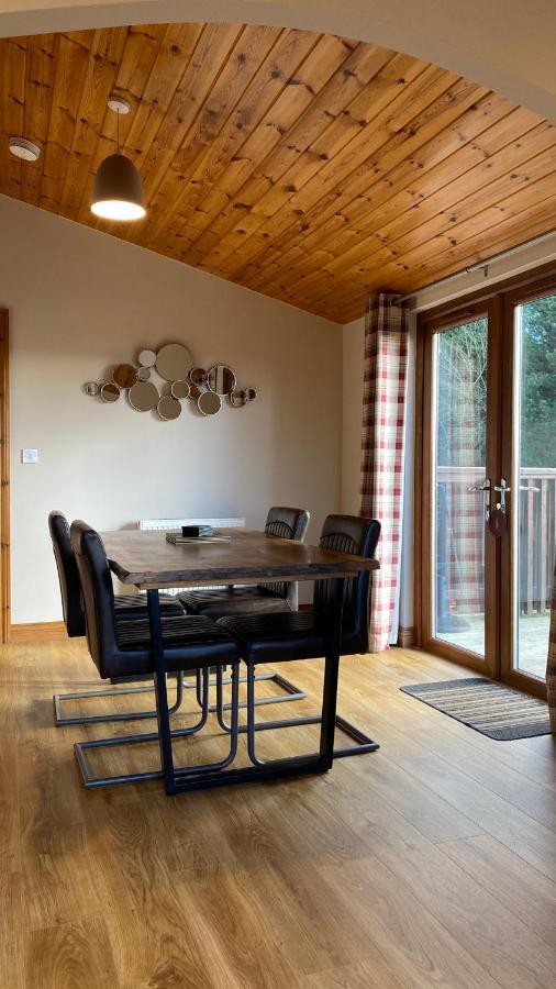 Chalet Kingfisher With Hot Tub