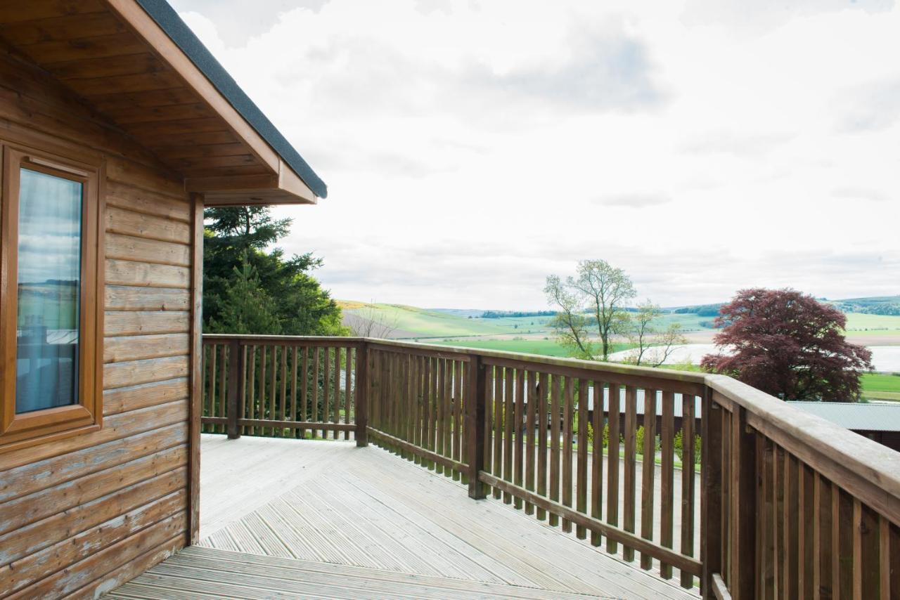 Kingfisher With Hot Tub Chalet *