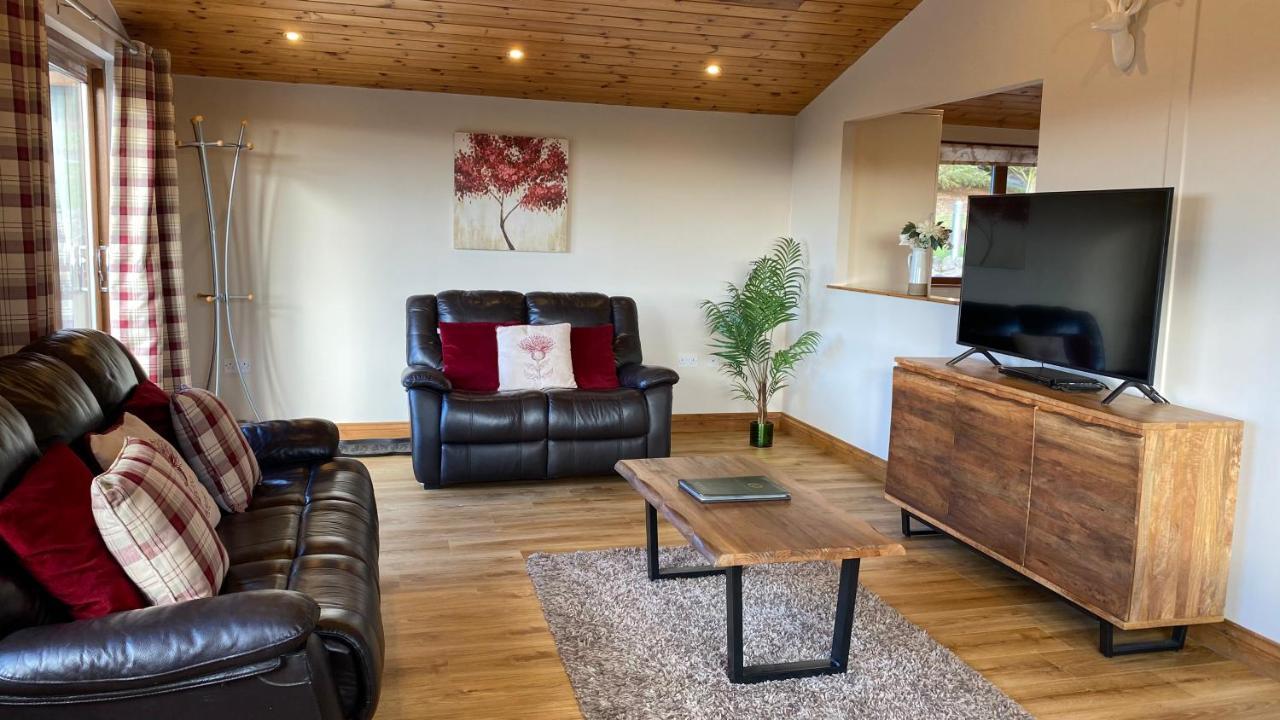 Chalet Kingfisher With Hot Tub
